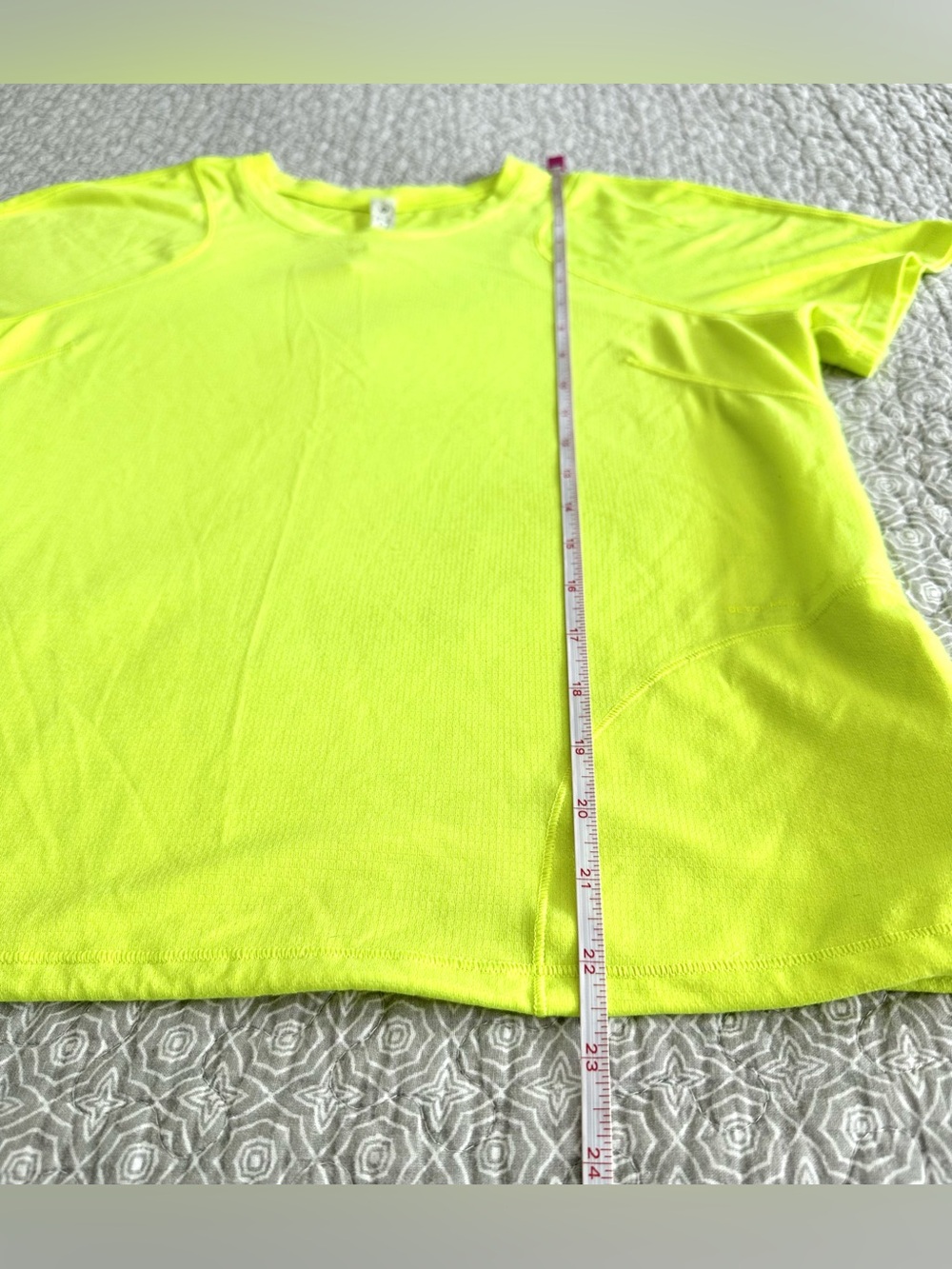 Lululemon Lightweight Cinch Hem Hiking Tee Neon Highlight Yellow Women Size 8 - Picture 12 of 13